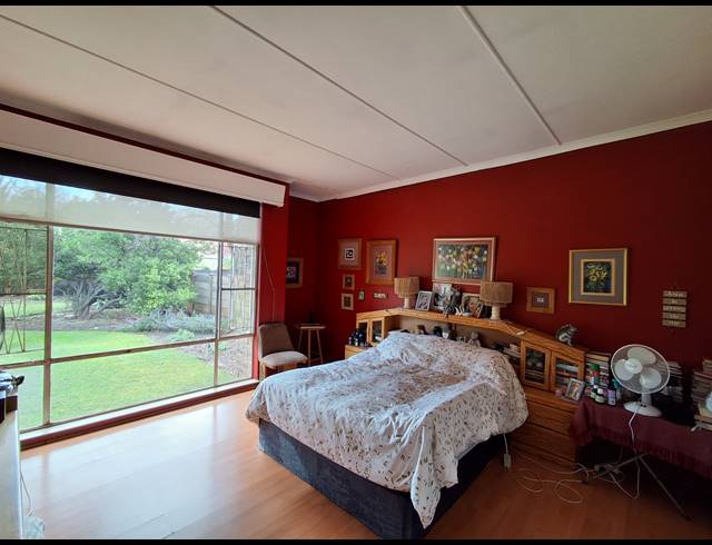 4 BEDROOM FREESTANDING FOR SALE IN STILFONTEIN EXT 3